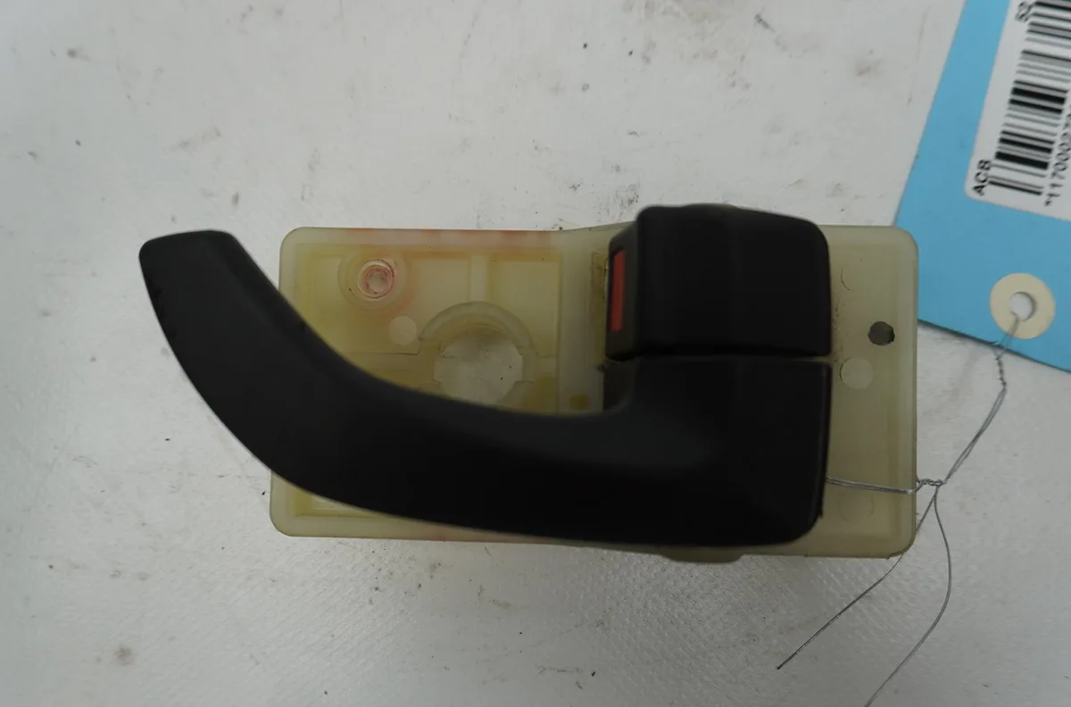 Poignee int porte avd Hyundai TUCSON (JM) 2.0 crdi traction intégrale (2004-2010) occasion