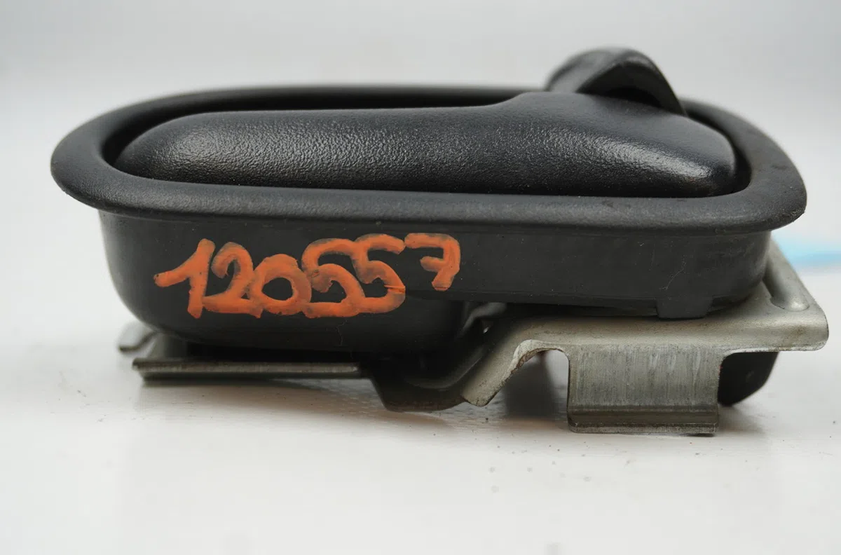 Poignee int porte avd Mazda MX-3 (EC) 1.6 i (1993-1998) occasion