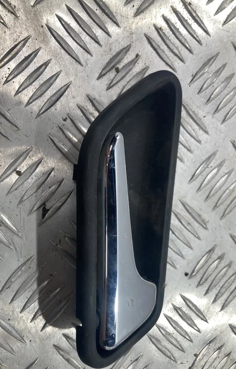 Poignee int porte avd MERCEDES CLASSE A 169 PHASE 1 occasion