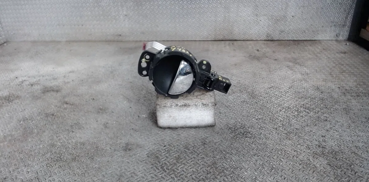 Poignee int porte avd MINI MINI 2 R55  MINI 2 R55 CLUBMAN PHASE 1 BREAK occasion