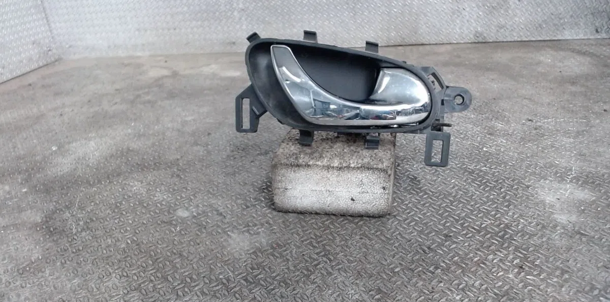 Poignee int porte avd NISSAN QASHQAI 2  QASHQAI 2 PHASE 2 occasion