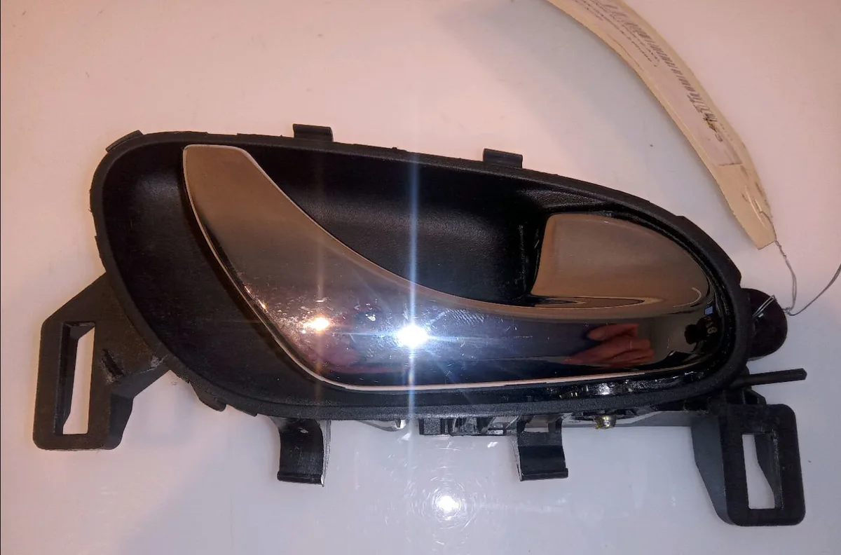 Poignee int porte avd Nissan QASHQAI II SUV (J11, J11_) 1.5 dci (2013) occasion