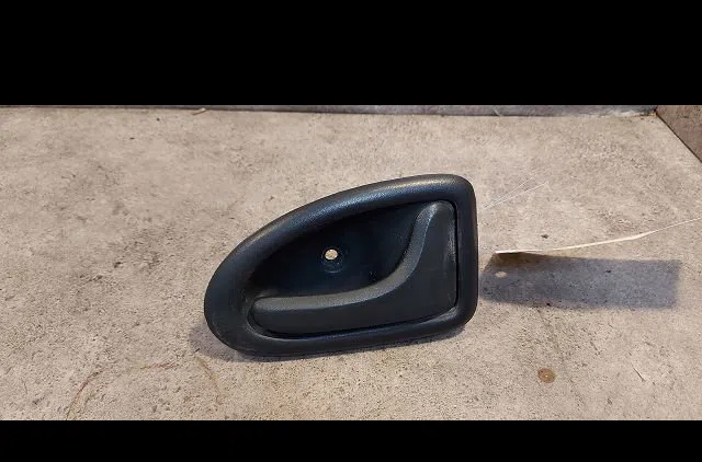 Poignee int porte avd Opel VIVARO A Fourgon (X83) 1.9 dti (f7) (2001-2014) occasion