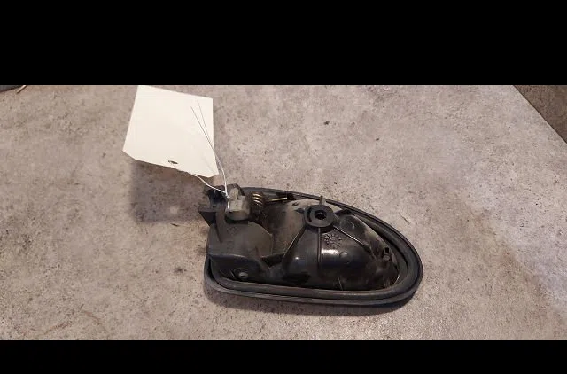Poignee int porte avd Opel VIVARO A Fourgon (X83) 1.9 dti (f7) (2001-2014) occasion
