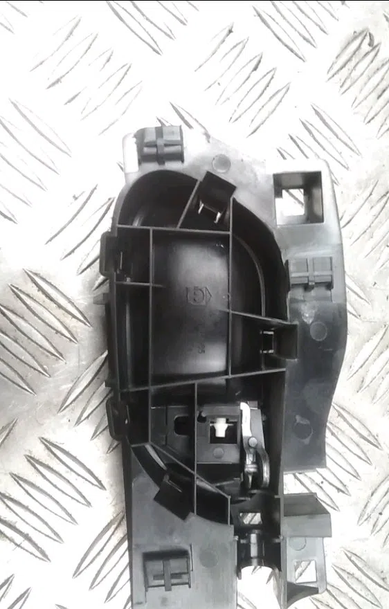 Poignee int porte avd Peugeot 207-207 (WA_, WC_) 1.4 16v (2006-2013) 3 portes occasion