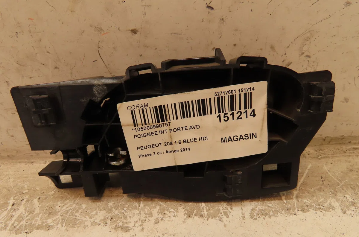 Poignee int porte avd Peugeot 208 I (CA_, CC_) 1.6 hdi (2012) 5 portes occasion