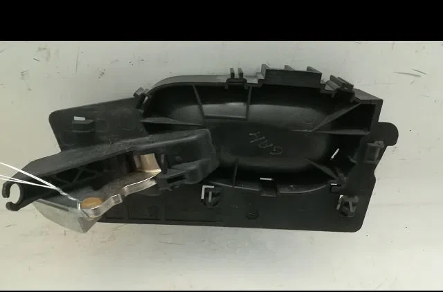 Poignee int porte avd Peugeot 307 (3A-C) 2.0 hdi 90 (2000-2007) 5 portes occasion
