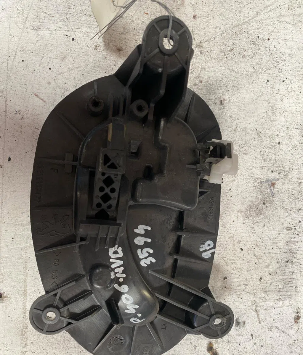 Poignee int porte avd Peugeot 406 Break (8E-F) 2.1 td 12v (1996-2004) occasion