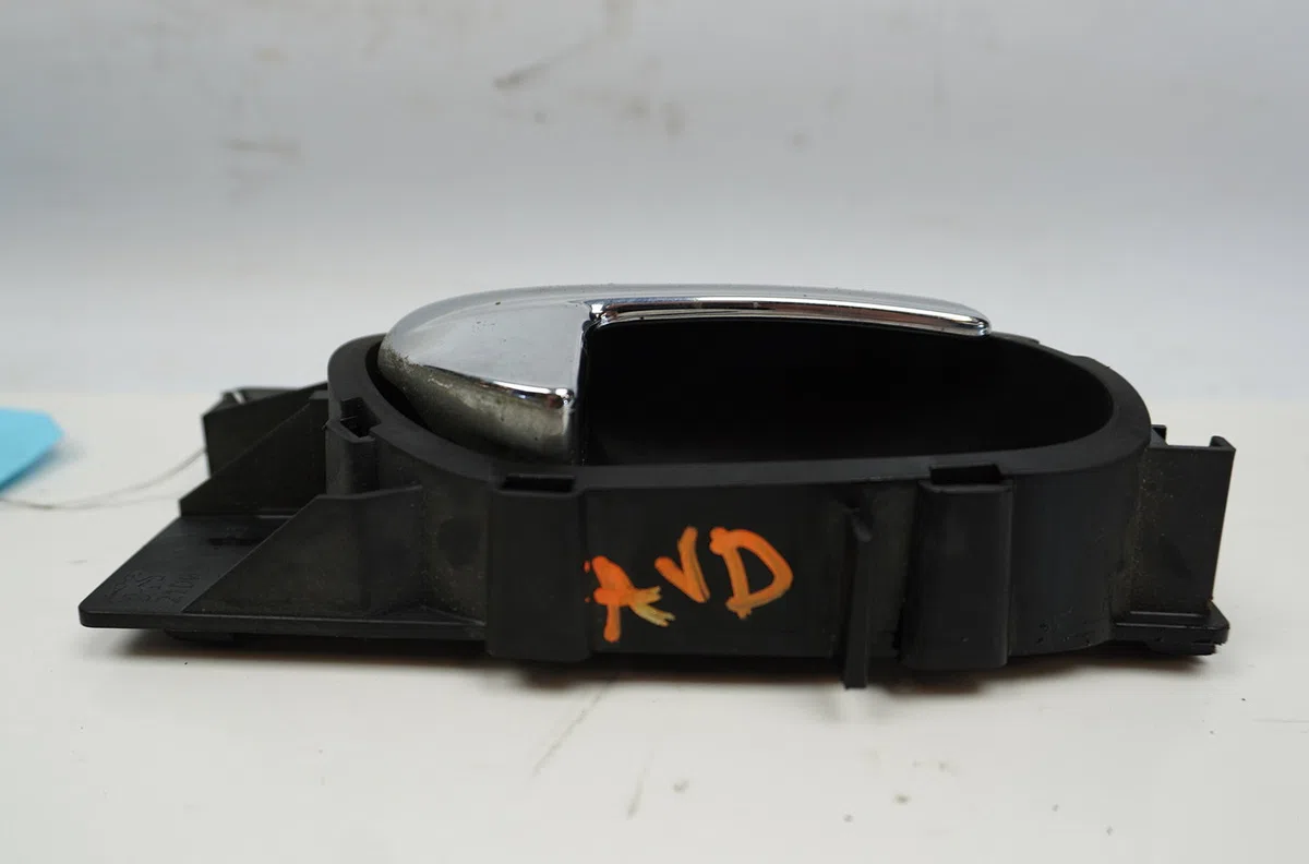 Poignee int porte avd Peugeot 407 SW (6E_) 2.2 (2004-2005) occasion