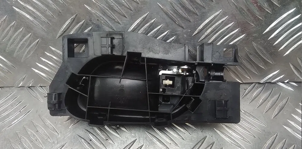 Poignee int porte avd Peugeot 5008 (0U_, 0E_) 1.6 hdi (2010-2017) 5 portes occasion