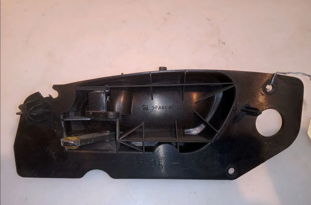 Poignee int porte avd Peugeot 607 (9D, 9U) 3.0 v6 24v (2000-2004) occasion