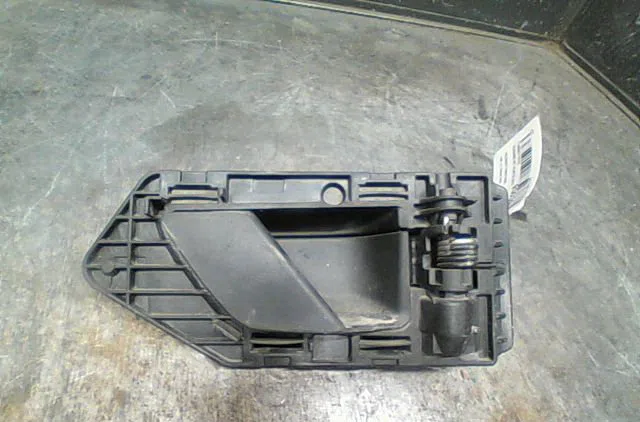 Poignee int porte avd Peugeot PARTNER Monospace (5_, G_) 2.0 hdi (2000-2008) 3 portes occasion