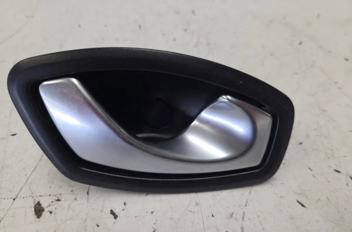 Poignee int porte avd RENAULT CLIO 4 PHASE 2 occasion