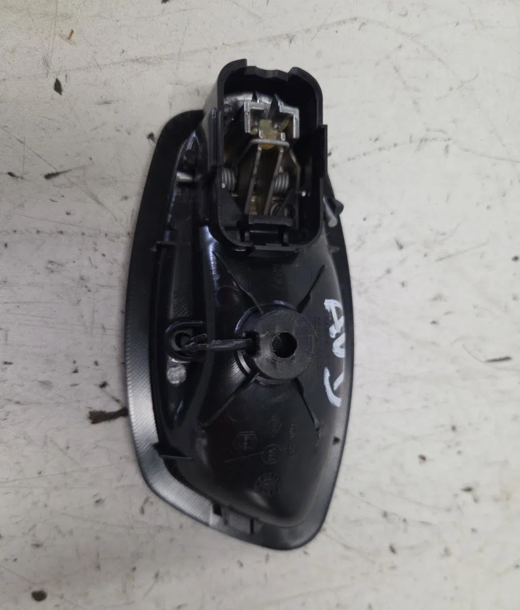Poignee int porte avd RENAULT CLIO 4 PHASE 2 occasion