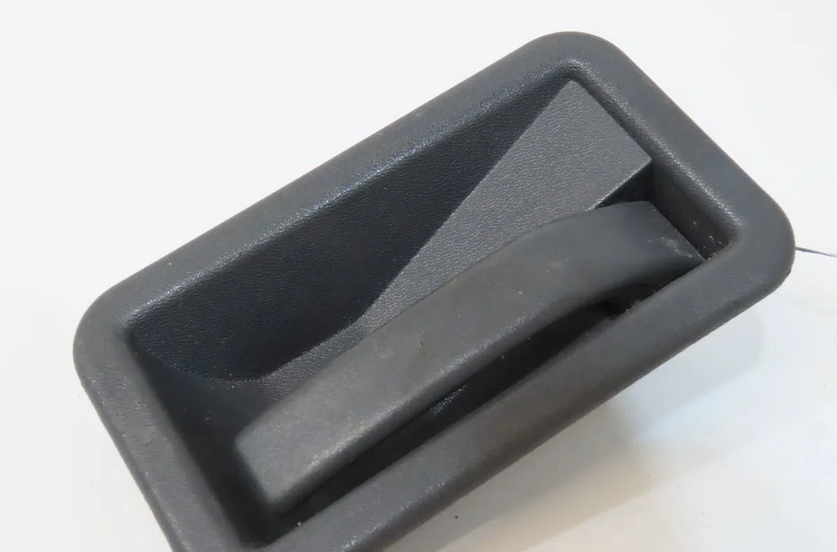 Poignee int porte avd Renault CLIO I (B-C57_, 5-357_) 1.2 (b-c-s57a, b-c57s, 5-357f, 5-357j, 5-357l, 5-357r) (1990-1998)