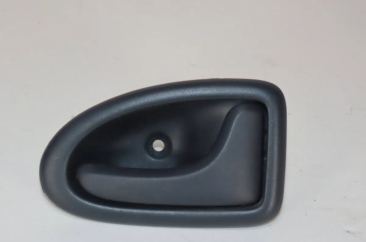 Poignee int porte avd Renault CLIO II (BB_, CB_) 1.4 16v (b-cb0p, bb13) (2000-2008) 5 portes occasion