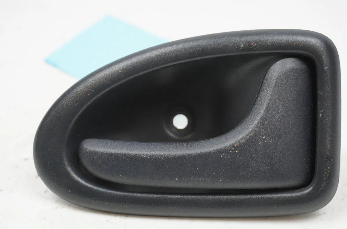 Poignee int porte avd Renault CLIO II (BB_, CB_) 1.5 dci (b-cb07) (2001-2009) 3 portes occasion