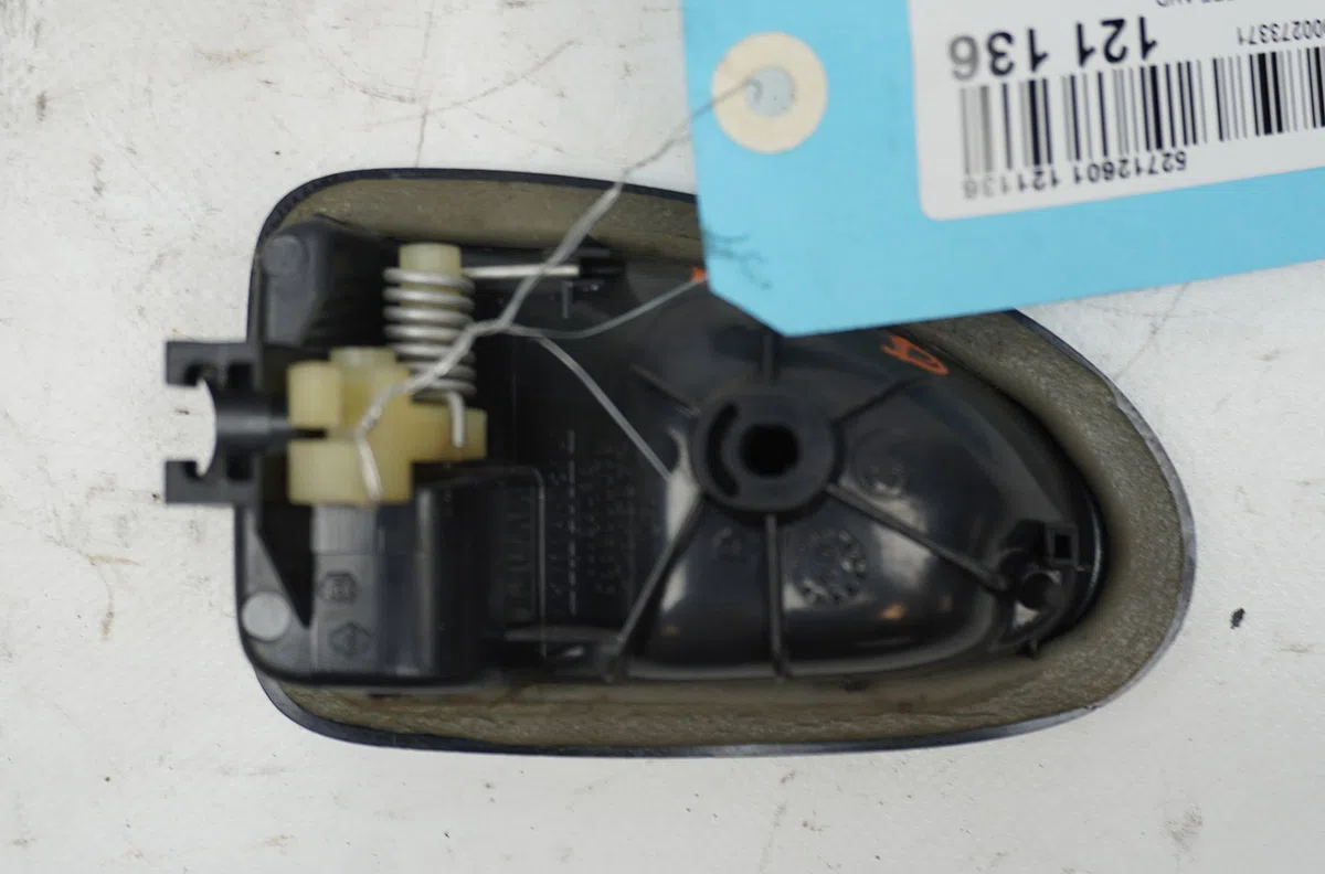 Poignee int porte avd Renault CLIO II (BB_, CB_) 1.5 dci (b-cb07) (2001-2009) 3 portes occasion