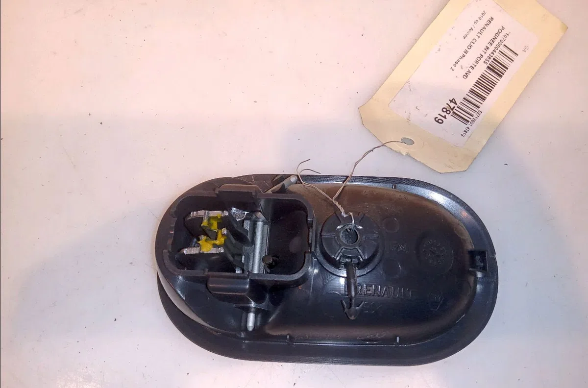 Poignee int porte avd Renault CLIO III (BR0-1, CR0-1) 1.5 dci (c-br0g, c-br1g) (2005-2012) 5 portes occasion