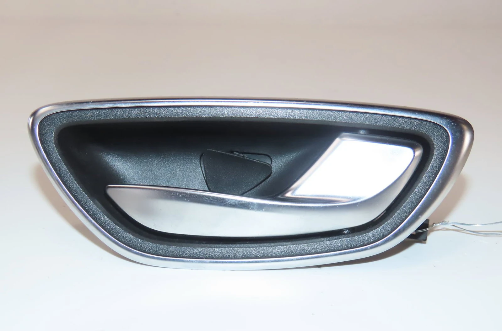 Poignee int porte avd Renault ESPACE V (JR_) 1.6 dci 130 (2015) occasion