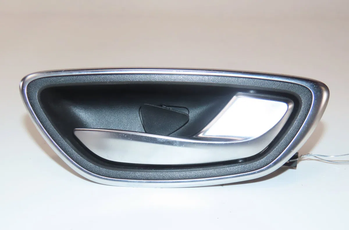 Poignee int porte avd Renault ESPACE V (JR_) 1.6 dci 130 (2015) occasion
