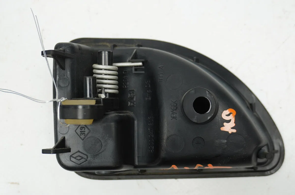 Poignee int porte avd Renault KANGOO (KC0-1_) 1.5 dci (kc07) (2001) occasion