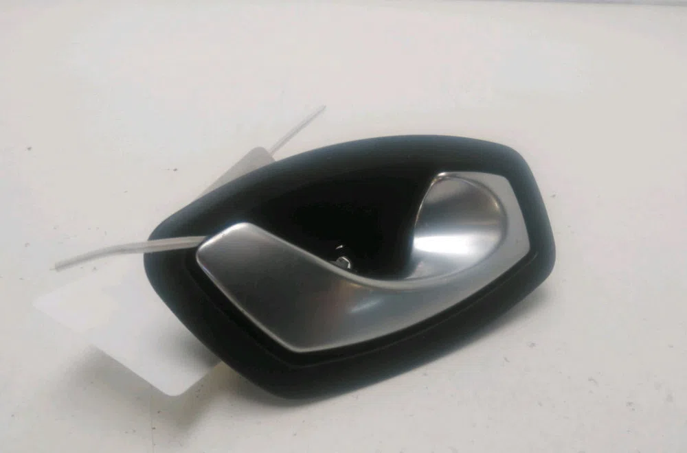 Poignee int porte avd Renault MEGANE III 3-5 portes (BZ0-1_, B3_) 1.5 dci (2009) 5 portes occasion