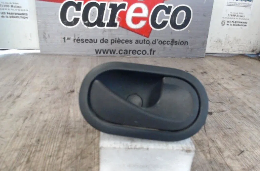 Poignee int porte avd RENAULT SCENIC 2  SCENIC 2 PHASE 1 occasion