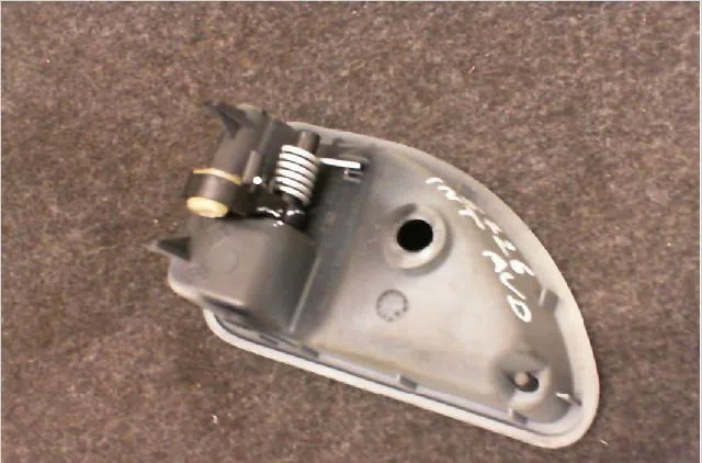 Poignee int porte avd Renault TWINGO I (C06_) 1.2 (c066, c068) (1996-2007) 3 portes occasion