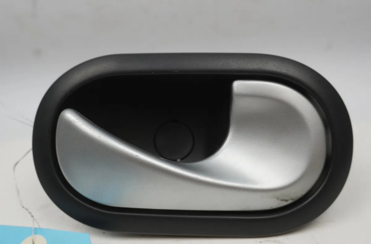 Poignee int porte avd Renault TWINGO II (CN0_) 1.2 16v (cn04, cn0a, cn0b) (2007-2014) 3 portes occasion