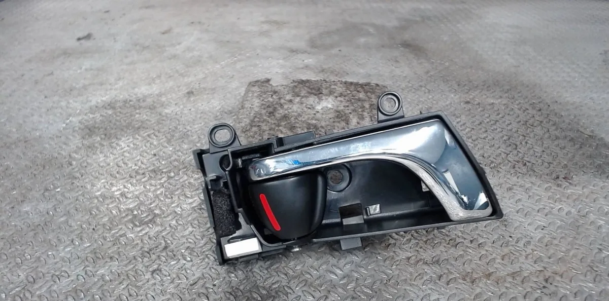 Poignee int porte avd Subaru OUTBACK (BL, BP) 2.0 d awd (bpd) (2008-2009) 5 portes occasion