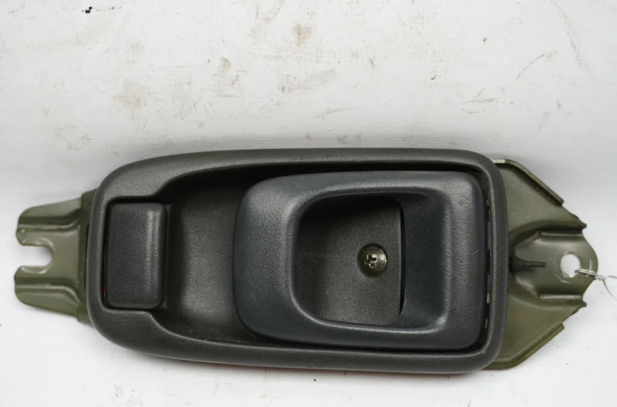 Poignee int porte avd Suzuki ALTO IV (EF) 1.0 (sh410) (1994-2002) occasion