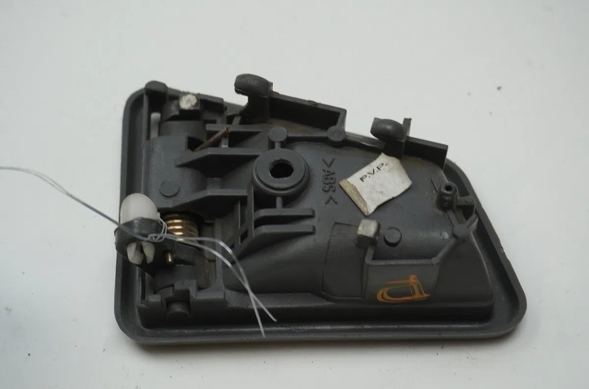 Poignee int porte avd Suzuki VITARA (ET) Hdi (se 420hdi) (2003-2005) occasion