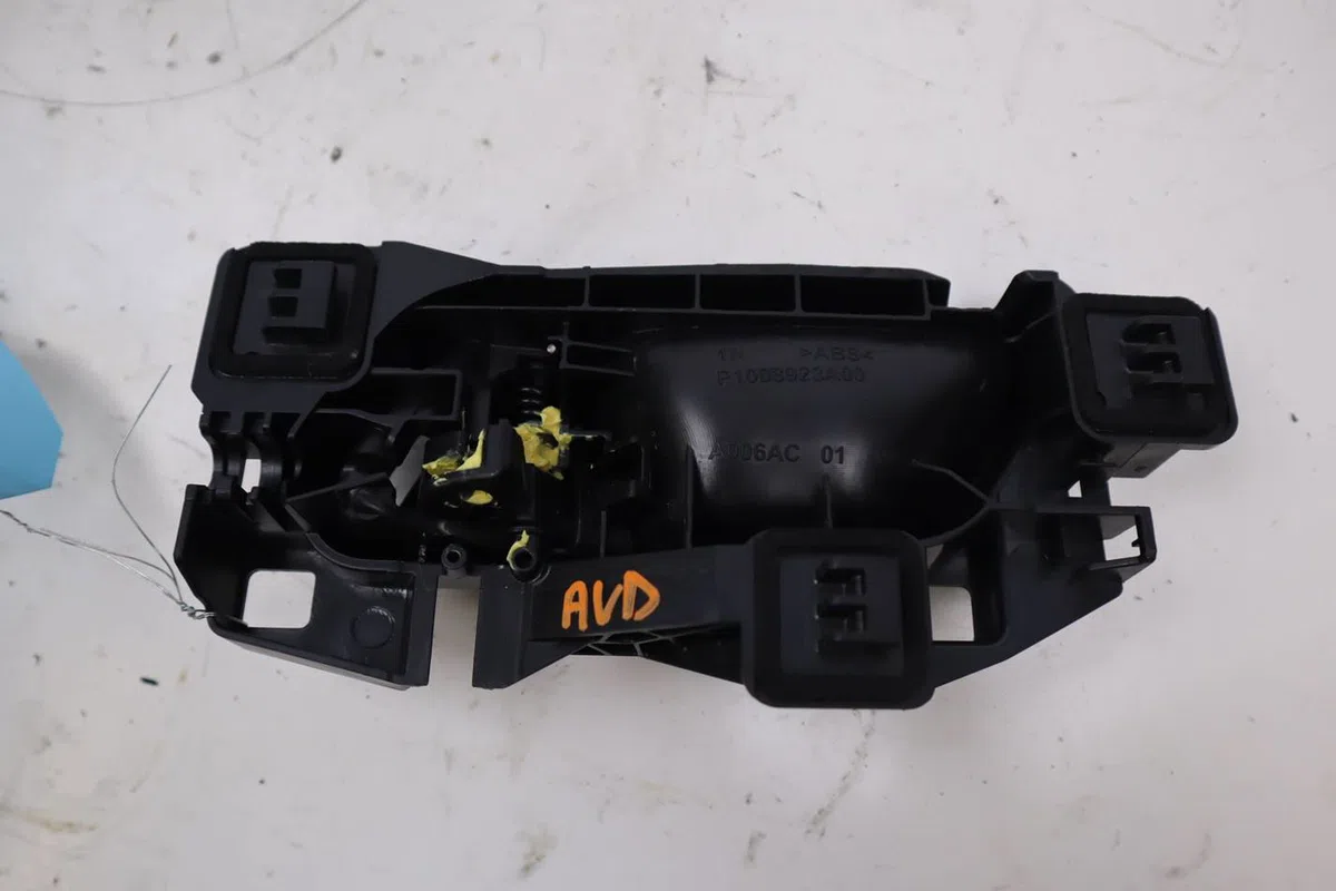 Poignee int porte avd Toyota PROACE CITY Camionnette-Monospace 1.5 d-4d 130 (bpzma) (2019) occasion