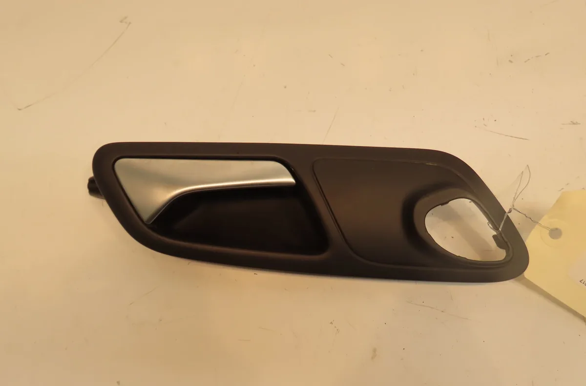 Poignee int porte avd Volkswagen PASSAT B7 (362) 2.0 tdi 4motion (2010-2014) occasion
