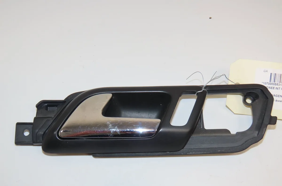 Poignee int porte avd Volkswagen POLO (9N_, 9A_) 1.2 12v (2001-2007) 5 portes occasion