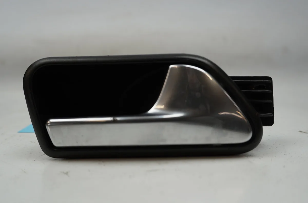 Poignee int porte avd Volkswagen TOURAN (1T1, 1T2) 2.0 tdi 16v (2003-2010) 5 portes occasion
