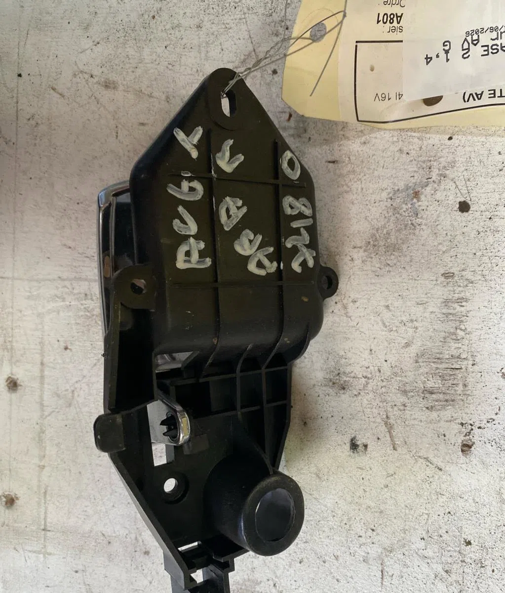 Poignee int porte avg Abarth 500 - 595 - 695 1.4 (312.axz11) (2016) occasion