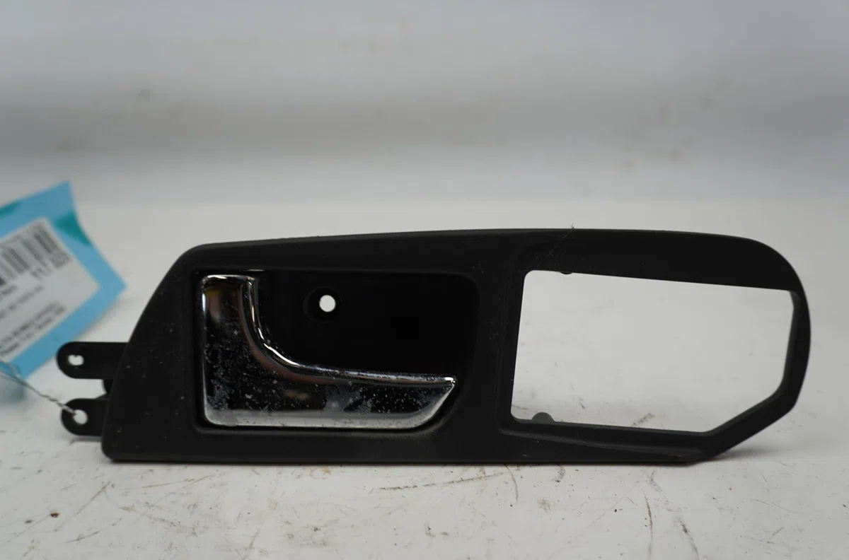 Poignee int porte avg Alfa romeo SPIDER (916_) 2.0 t.spark 16v (916s2c00) (1995-2005) occasion