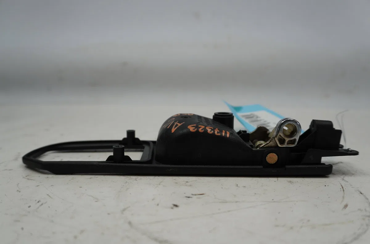 Poignee int porte avg Alfa romeo SPIDER (916_) 2.0 t.spark 16v (916s2c00) (1995-2005) occasion