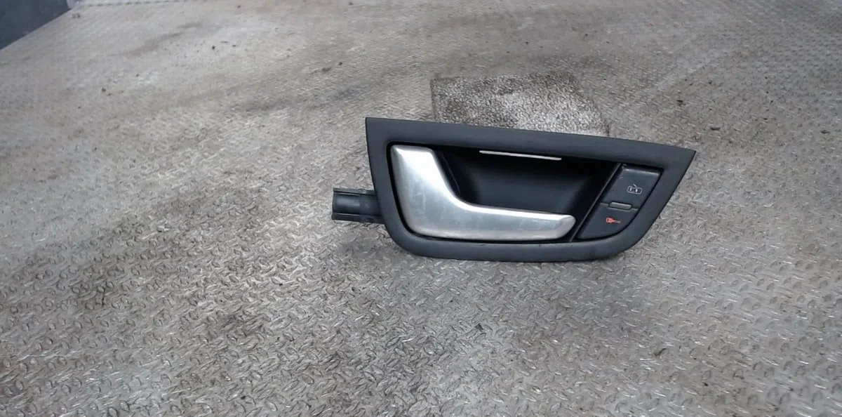 Poignee int porte avg AUDI A8 2  A8 2 PHASE 1 occasion
