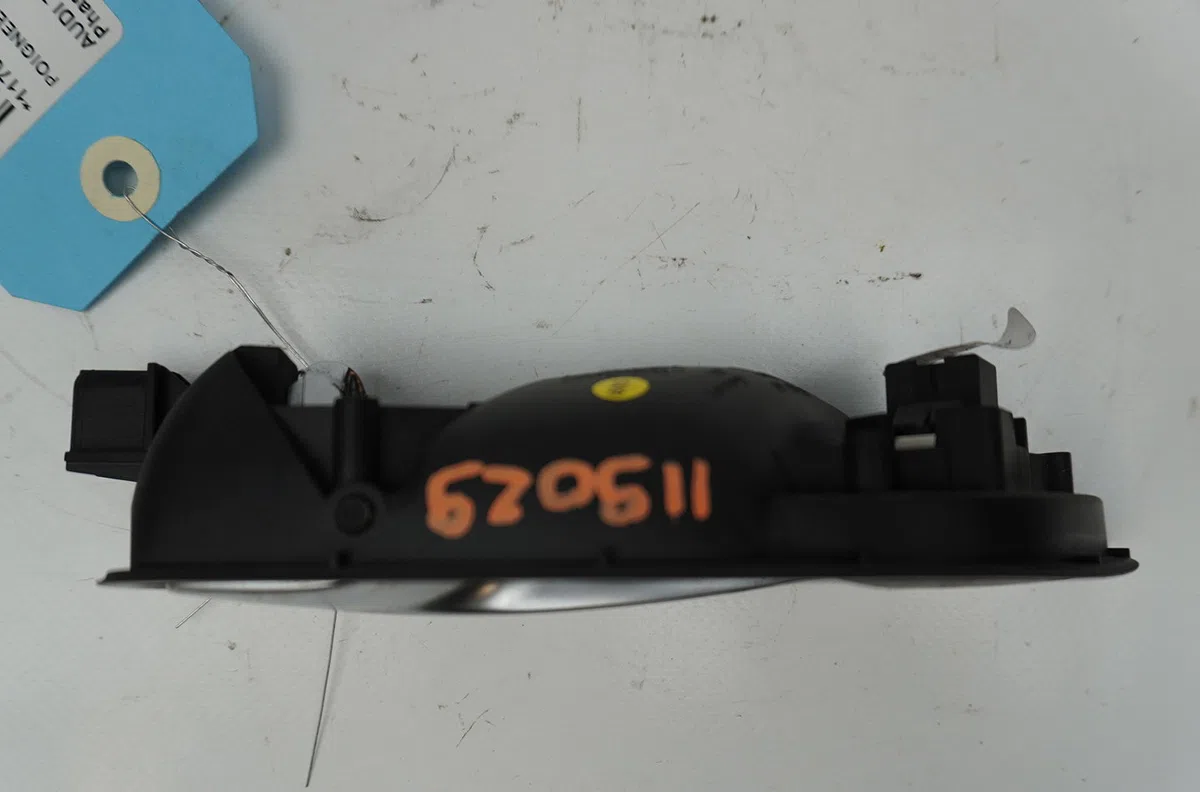 Poignee int porte avg Audi TT (8J3) 2.0 tfsi (2006-2010) occasion