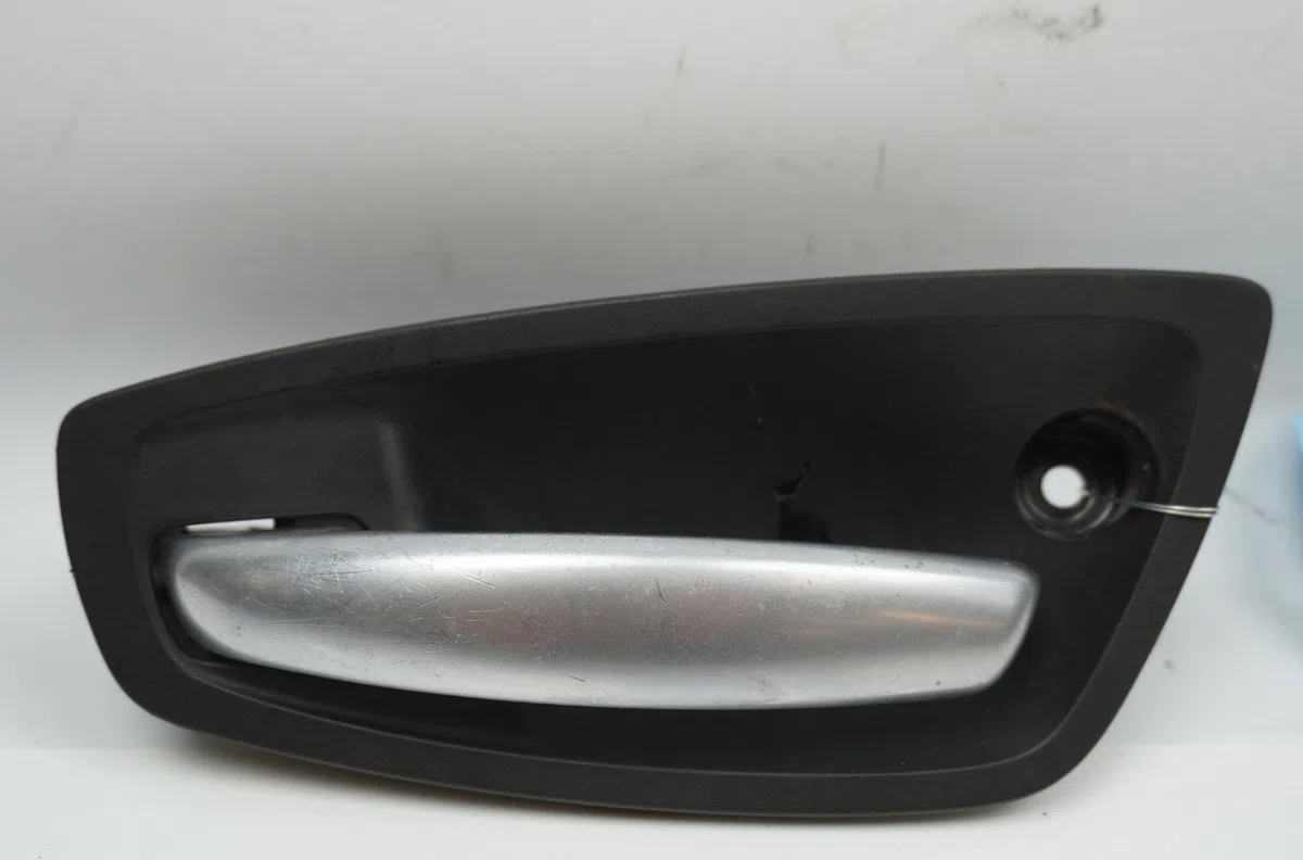 Poignee int porte avg Bmw 1 (E87) 118 d (2004-2007) occasion