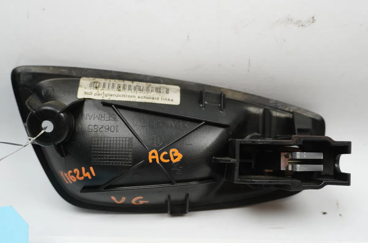 Poignee int porte avg Bmw 1 (E87) 118 d (2004-2007) occasion