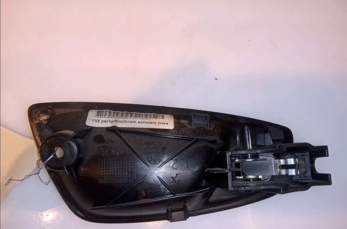 Poignee int porte avg Bmw 1 (E87) 118 d (2004-2007) occasion