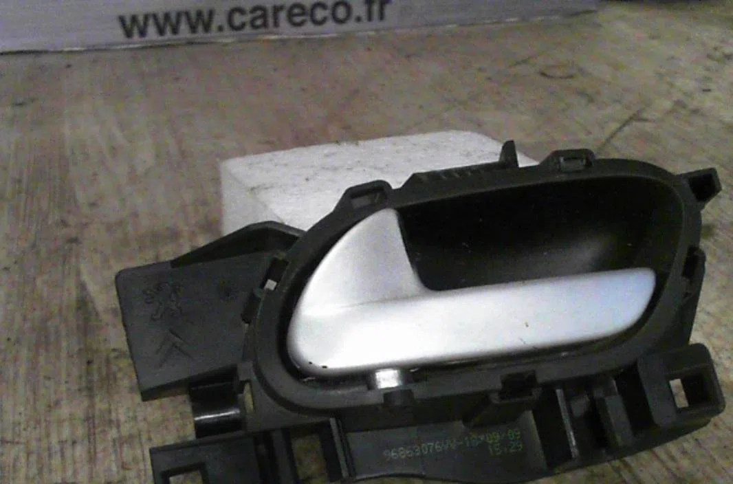 Poignee int porte avg CITROEN BERLINGO 2 PHASE 1 occasion