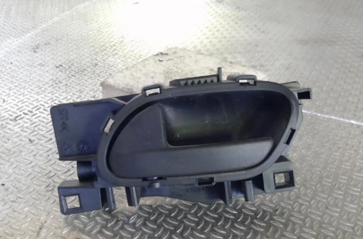 Poignee int porte avg CITROEN C3 2 PHASE 1 occasion