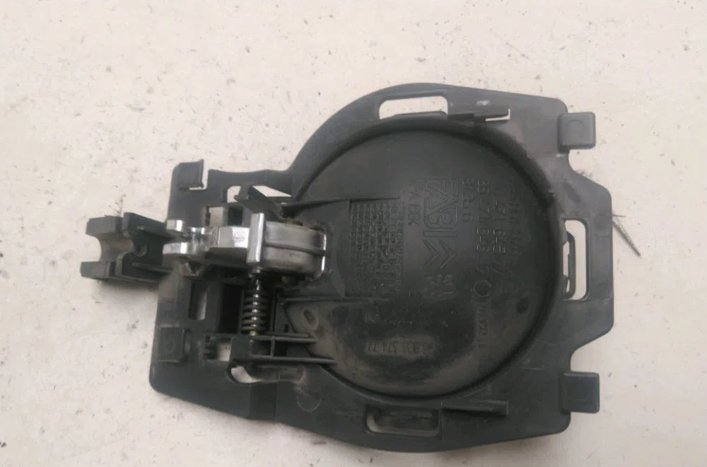 Poignee int porte avg Citroen C3 I (FC_, FN_) 1.4 hdi (2003-2011) 5 portes occasion
