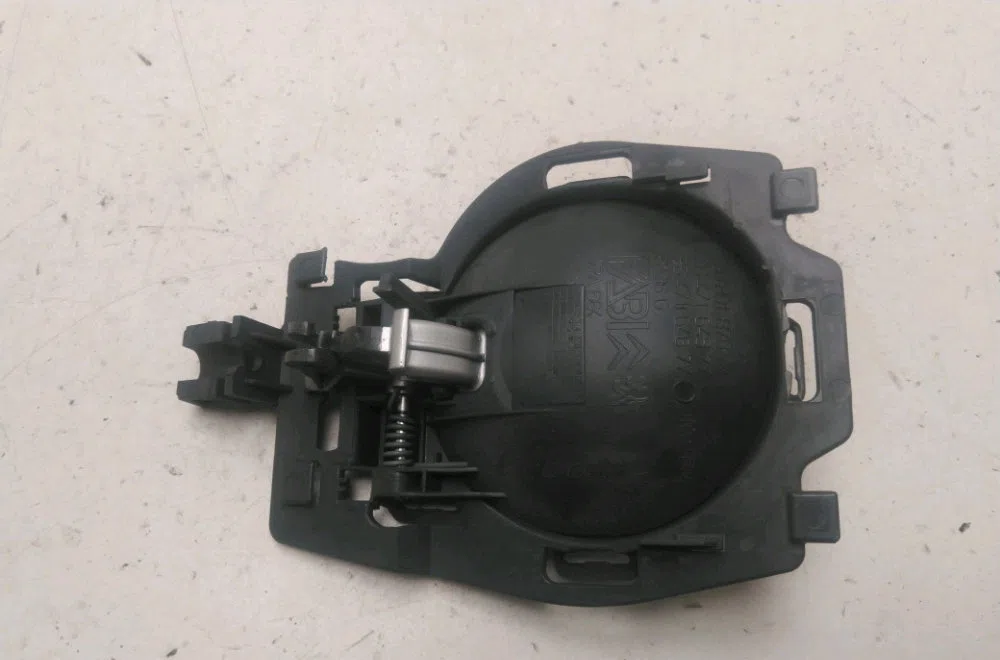 Poignee int porte avg Citroen C3 I (FC_, FN_) 1.4 hdi (2003-2011) 5 portes occasion