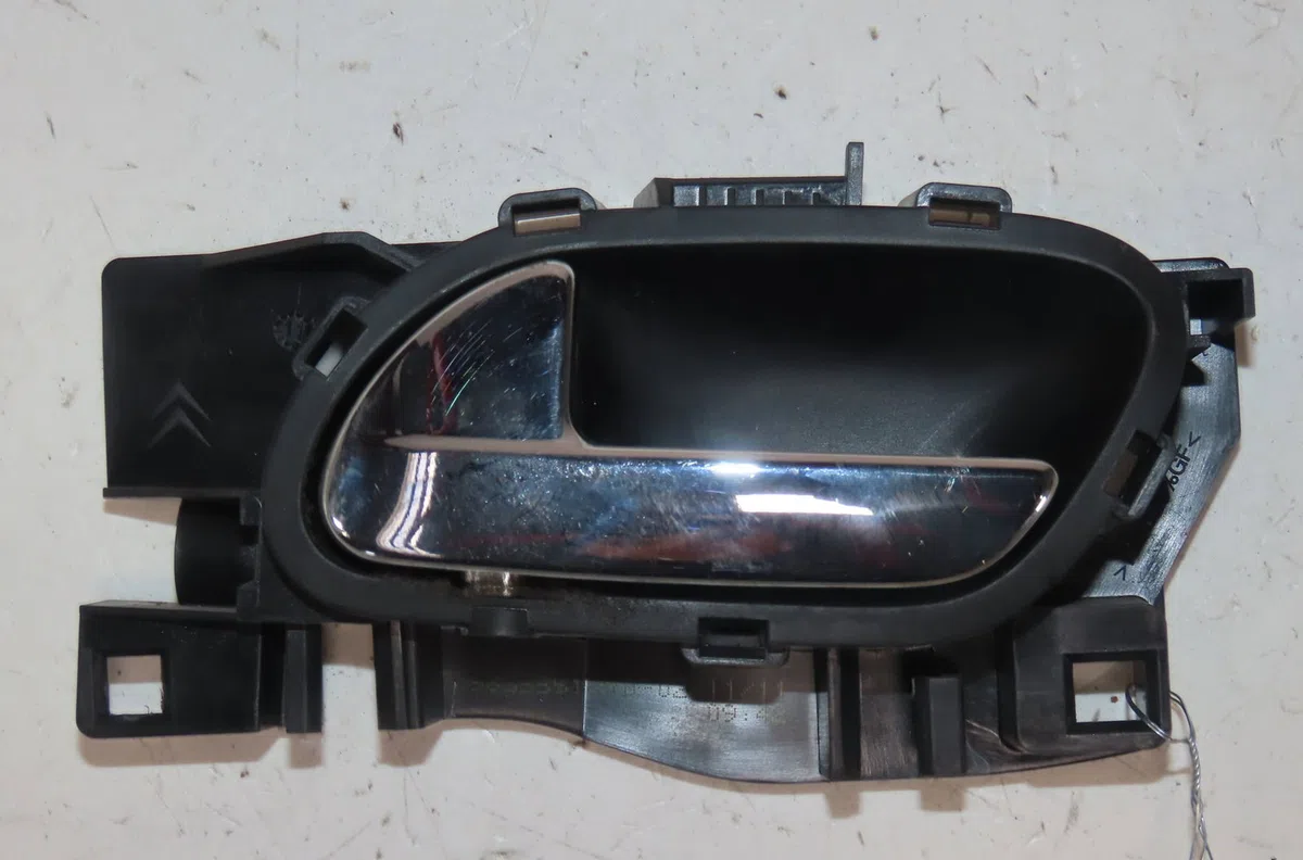 Poignee int porte avg Citroen C4 GRAND PICASSO I (UA_) 1.6 hdi 110 (2010-2013) occasion